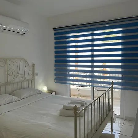 One Bedroom Apartment, Molos Complex - By Noma Stays Cyprus Appartement *