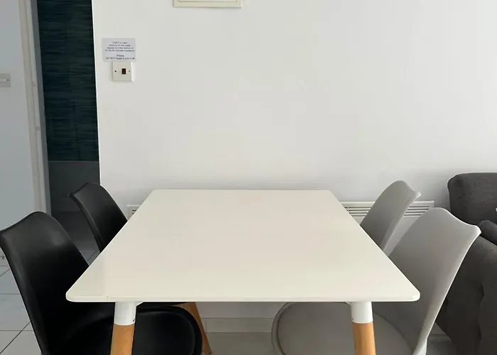 One Bedroom Apartment, Molos Complex - By Imh Travel & Tours Lägenhet Paphos