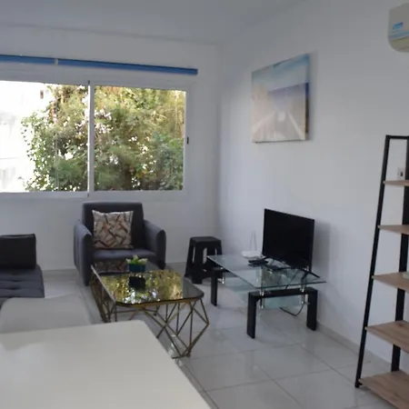 Apartman One Bedroom Apartment, Molos Complex - By Imh Travel & Tours Paphos